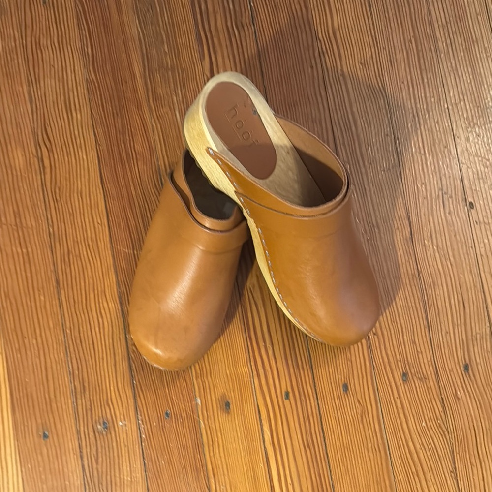 Hoof Swedish Tan clogs